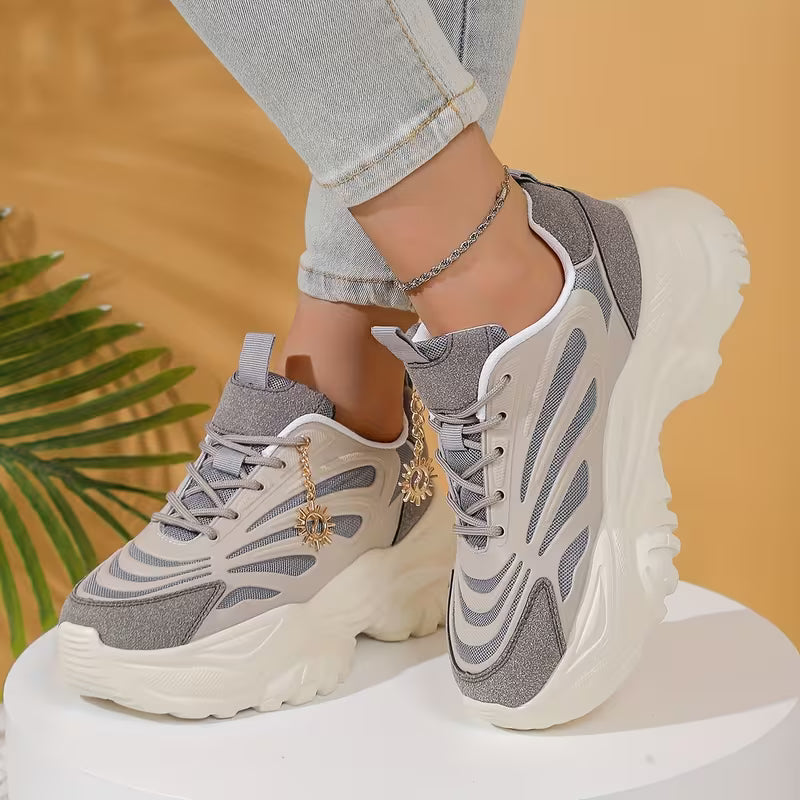 👟🌻 DareSee Sneakers con Plataforma Alta & Charm de Girasol
